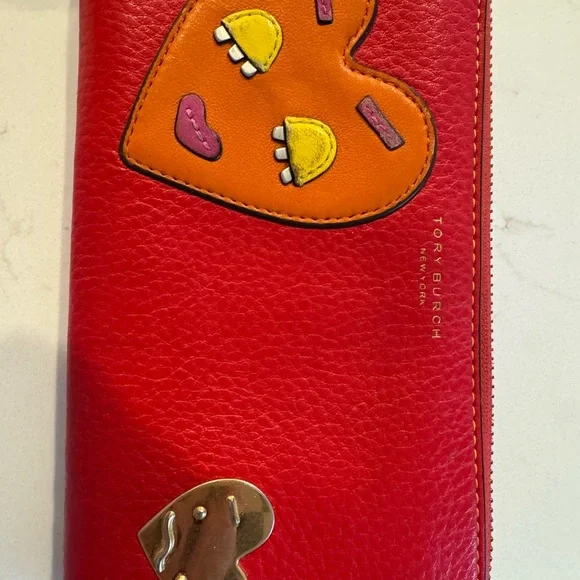 Preowned Tory Burch Perry Patchwork Hearts Long Zip Wallet - Picture 2 of 14